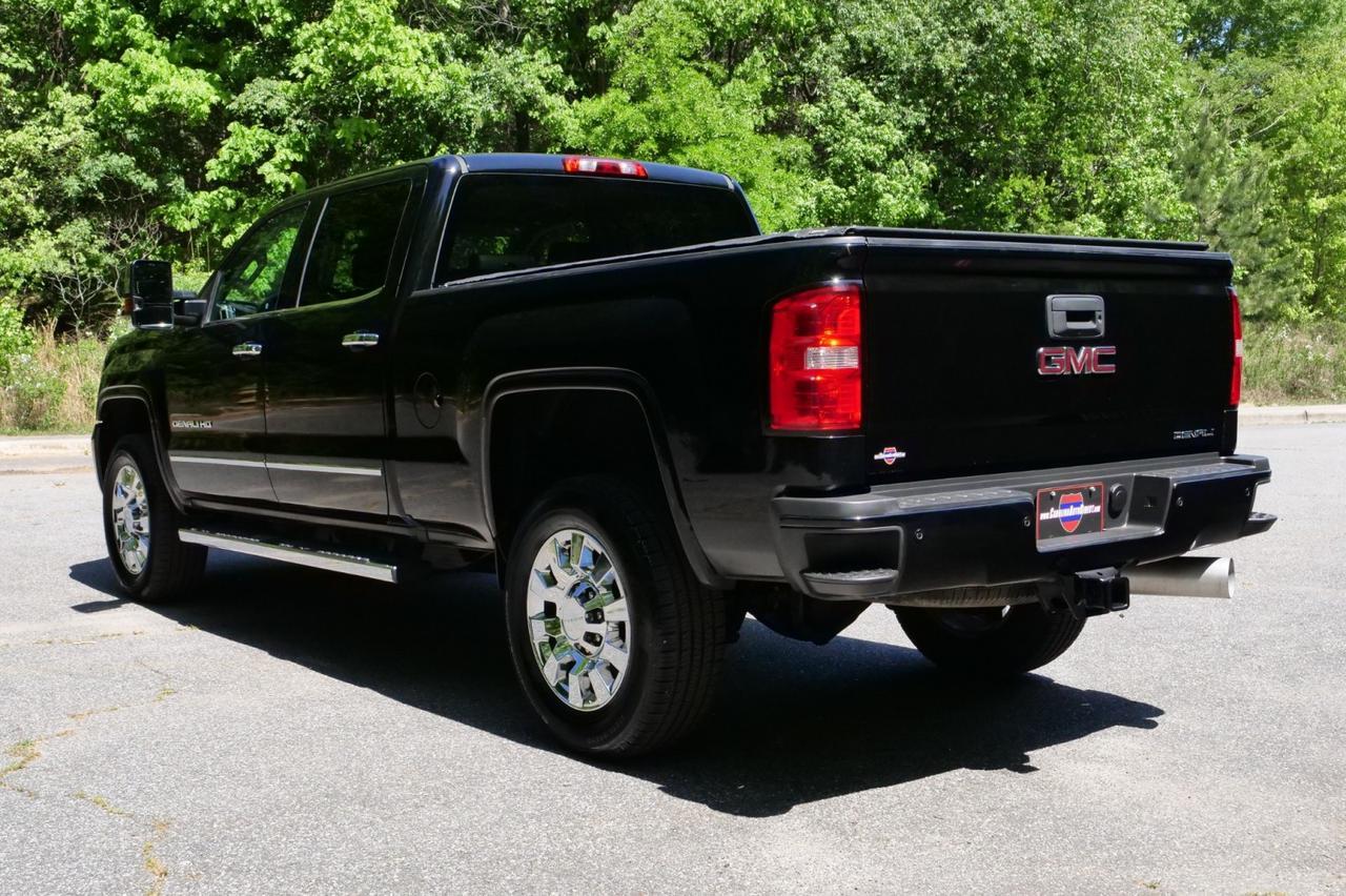 2017 GMC Sierra 2500HD Denali 4X4 / Turbo Diesel / Allison / Plus PKG! Lincolnton NC