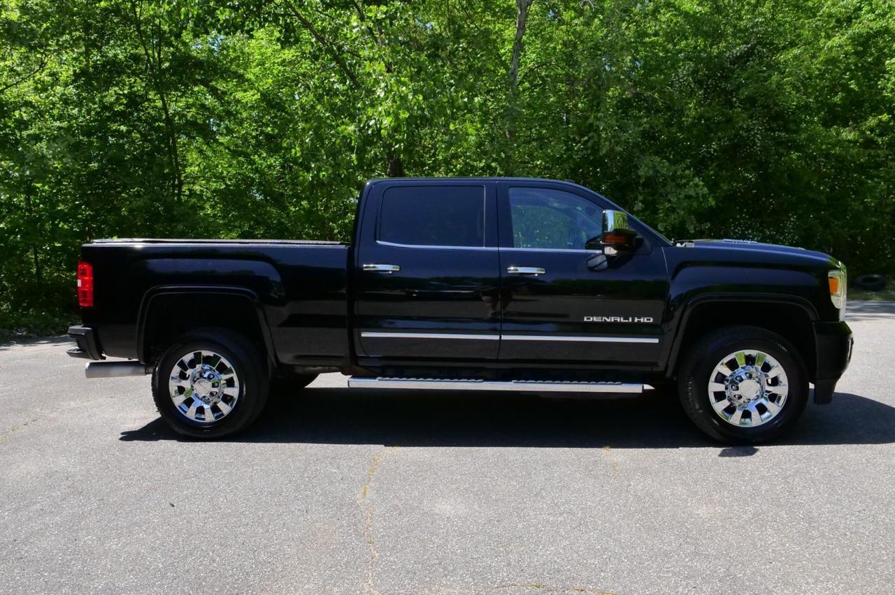 2017 GMC Sierra 2500HD Denali 4X4 / Turbo Diesel / Allison / Plus PKG! Lincolnton NC