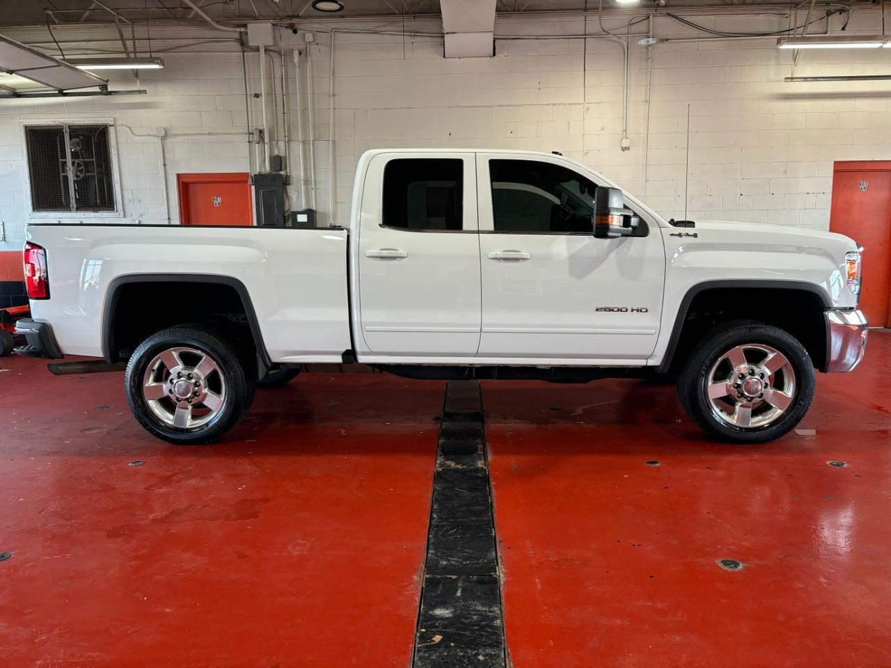 2017 GMC Sierra 4WD Double Cab Standard Box SLE's photo