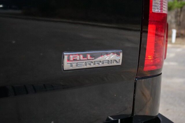 2017 GMC Sierra 2500HD SLT 4X4 / Duramax Diesel / Heated Seats! High Point NC