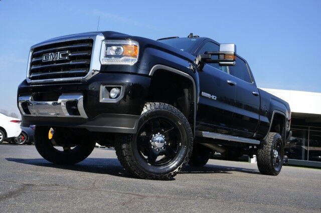 2017 GMC Sierra 2500HD SLT 4X4 / Duramax Diesel / Heated Seats! High Point NC