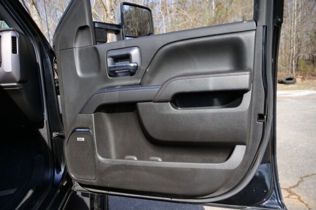 2017 GMC Sierra 2500HD SLT 4X4 / Duramax Diesel / Heated Seats! High Point NC