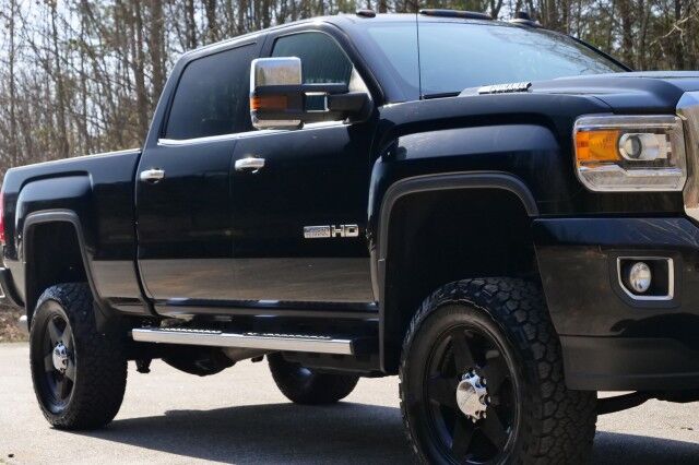 2017 GMC Sierra 2500HD SLT 4X4 / Duramax Diesel / Heated Seats! High Point NC