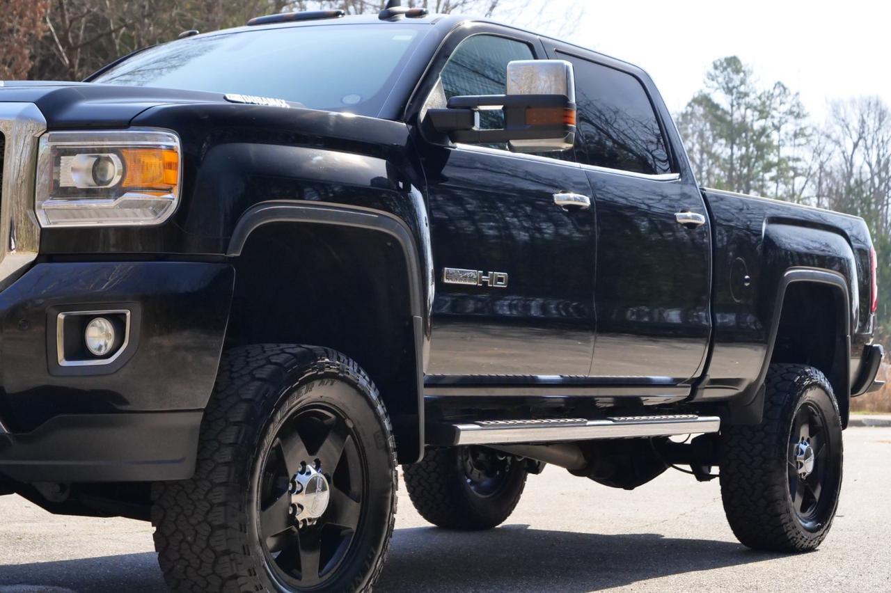 2017 GMC Sierra 2500HD SLT 4X4 / Duramax Diesel / Heated Seats! Lincolnton NC