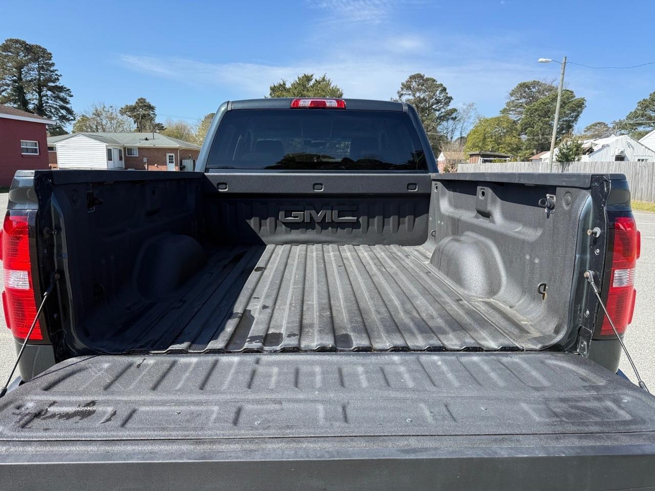 2017 GMC Sierra 2500HD SLT, HEATED SEATS, POWER/HEATED MIRRORS, NAVIGATION, BLUETOOTH, WIFI, REMOTE START, BED LINER, TOW PACKAGE, REAR BUMPER STEP, RUNNING BOARDS, BACKUP CAMERA, CLEAN CARFAX! Norfolk VA