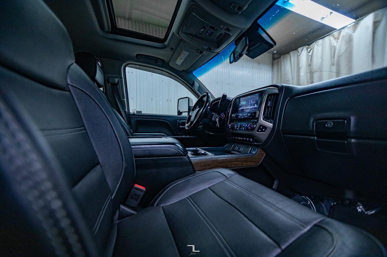 2017 GMC Sierra 3500 4x4 Crew Cab Denali HD Diesel Leather Roof Nav Red Deer AB
