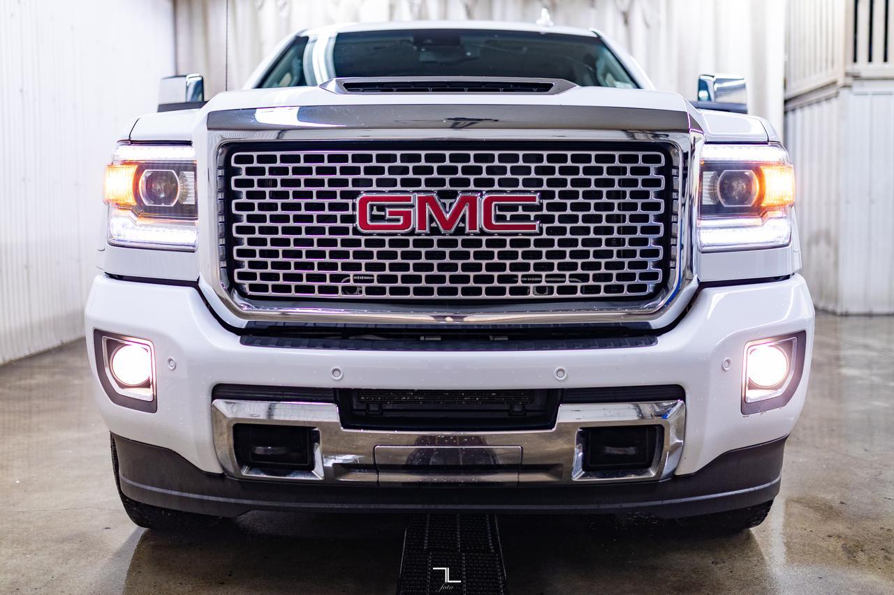 2017 GMC Sierra 3500 4x4 Crew Cab Denali HD Diesel Leather Roof Nav Red Deer AB