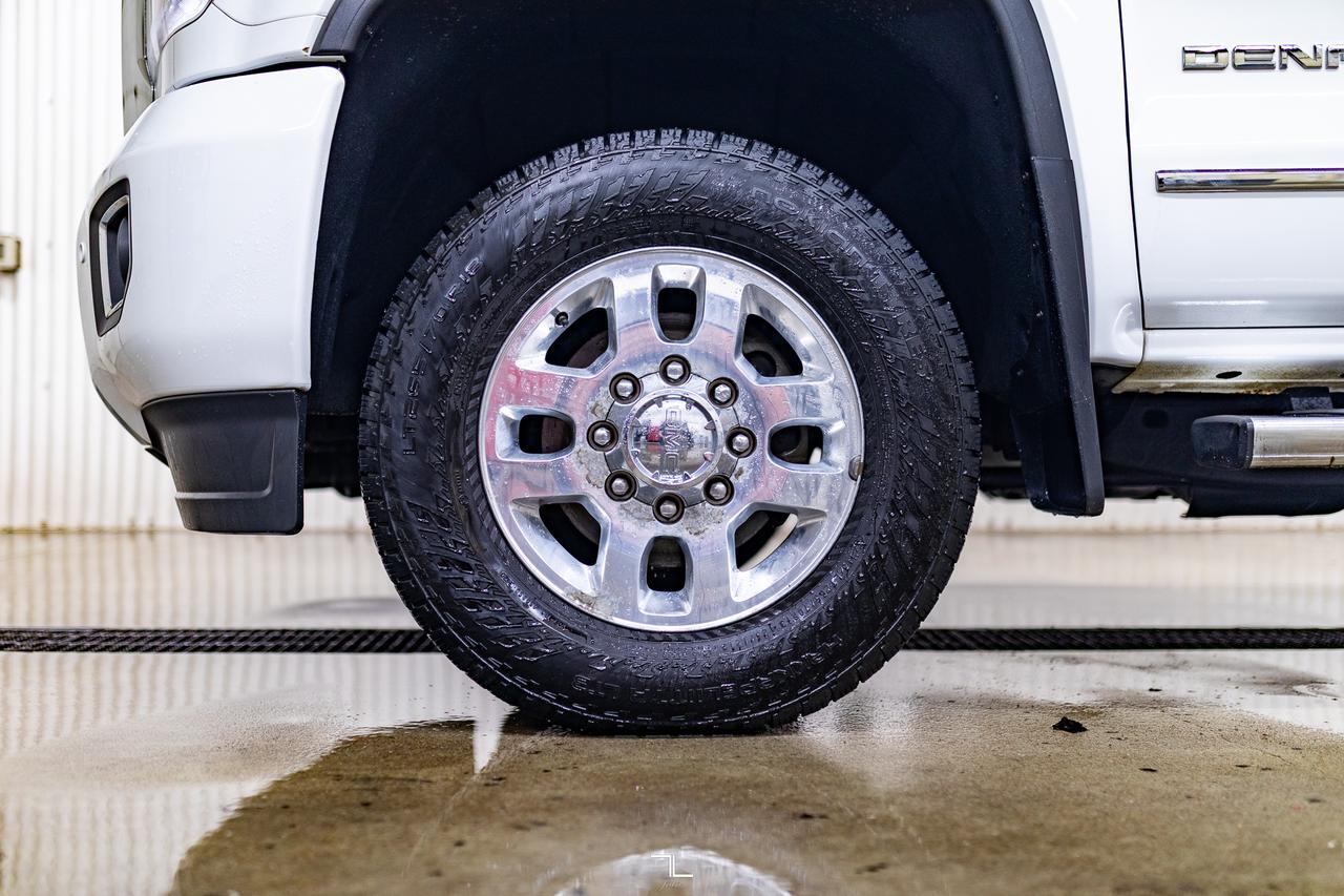 2017 GMC Sierra 3500 4x4 Crew Cab Denali HD Diesel Leather Roof Nav Red Deer AB