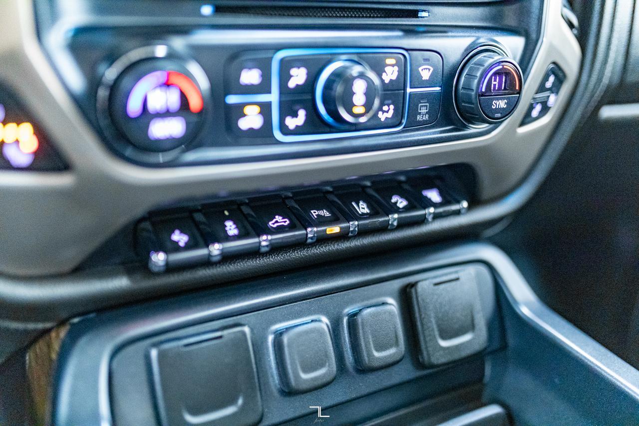 2017 GMC Sierra 3500 4x4 Crew Cab Denali HD Diesel Leather Roof Nav Red Deer AB