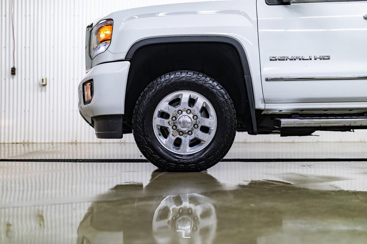 2017 GMC Sierra 3500 4x4 Crew Cab Denali HD Diesel Leather Roof Nav Red Deer AB