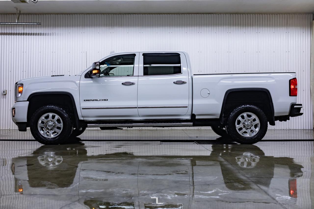 2017 GMC Sierra 3500 4x4 Crew Cab Denali HD Diesel Leather Roof Nav Red Deer AB