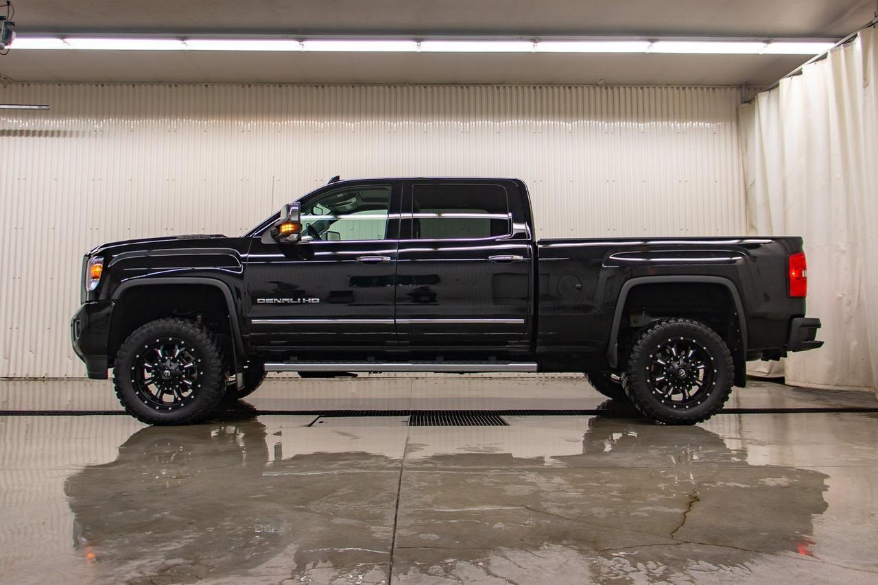 2017 GMC Sierra 3500HD 4x4 Crew Cab Denali Diesel Leather Roof Nav Red Deer AB