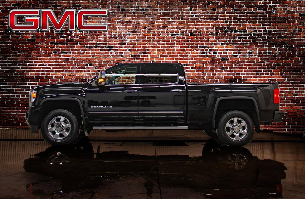 2017 GMC Sierra 3500HD 4x4 Crew Cab Denali Diesel Leather Roof Nav
