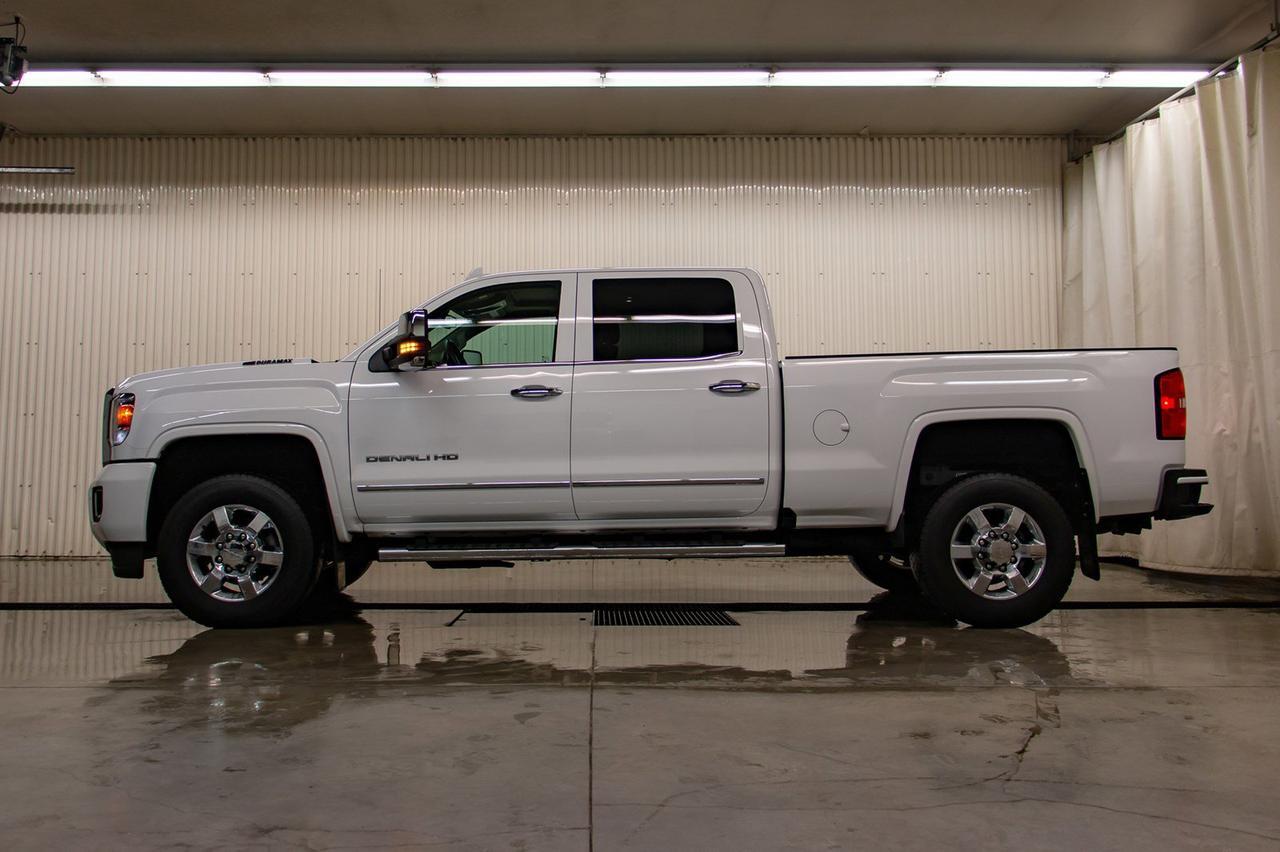 2017 GMC Sierra 3500HD 4x4 Crew Cab Denali Diesel Leather Roof Nav Red Deer AB