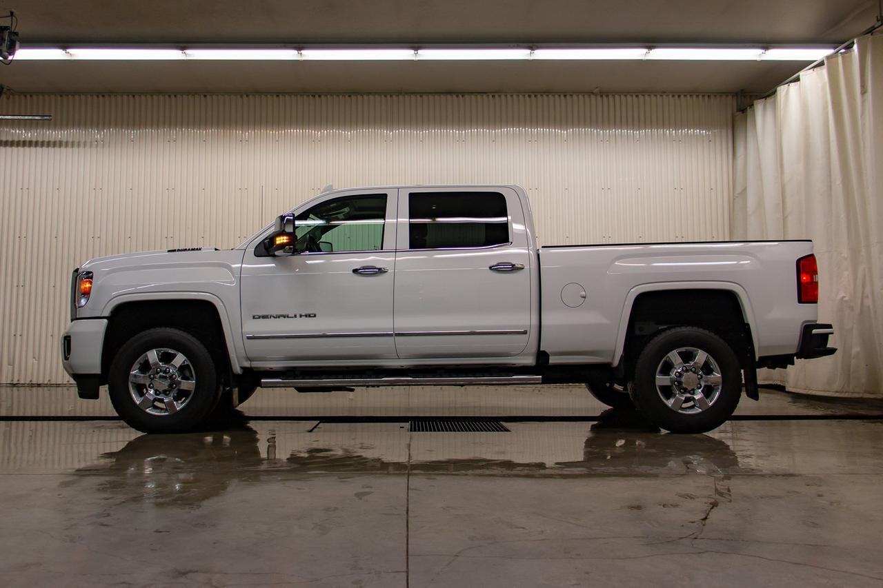 2017 GMC Sierra 3500HD 4x4 Crew Cab Denali Diesel Leather Roof Nav Red Deer AB