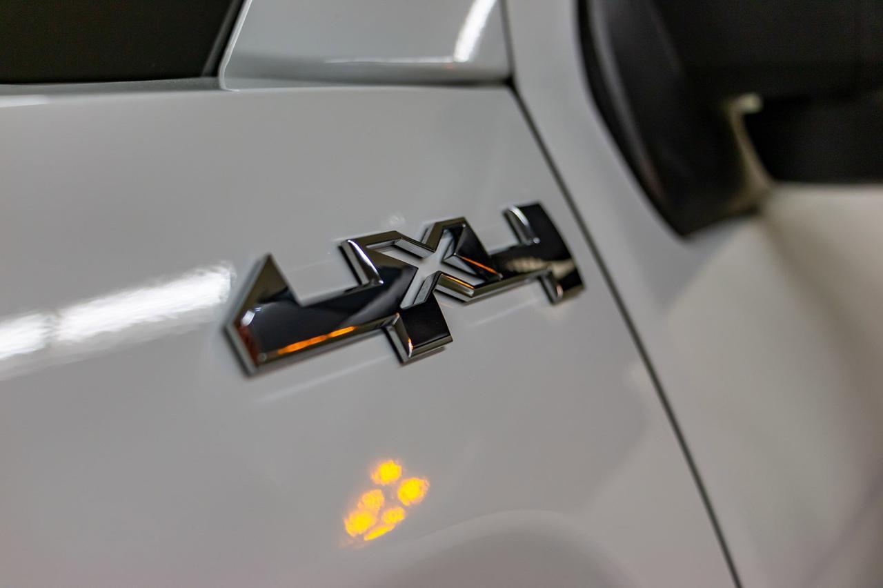 2017 GMC Sierra 3500HD 4x4 Crew Cab SLE Longbox BCam Red Deer AB