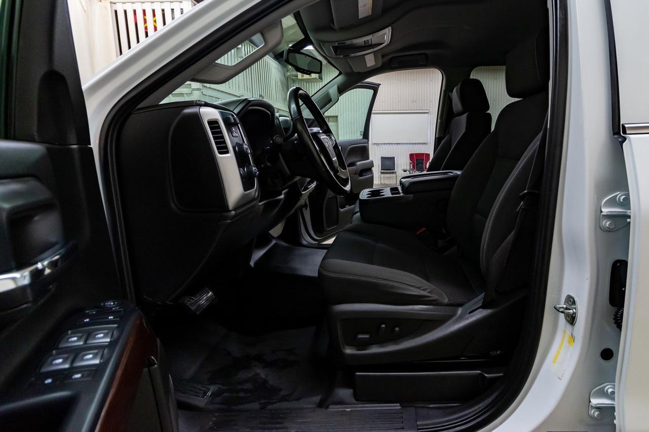 2017 GMC Sierra 3500HD 4x4 Crew Cab SLE Longbox BCam Red Deer AB