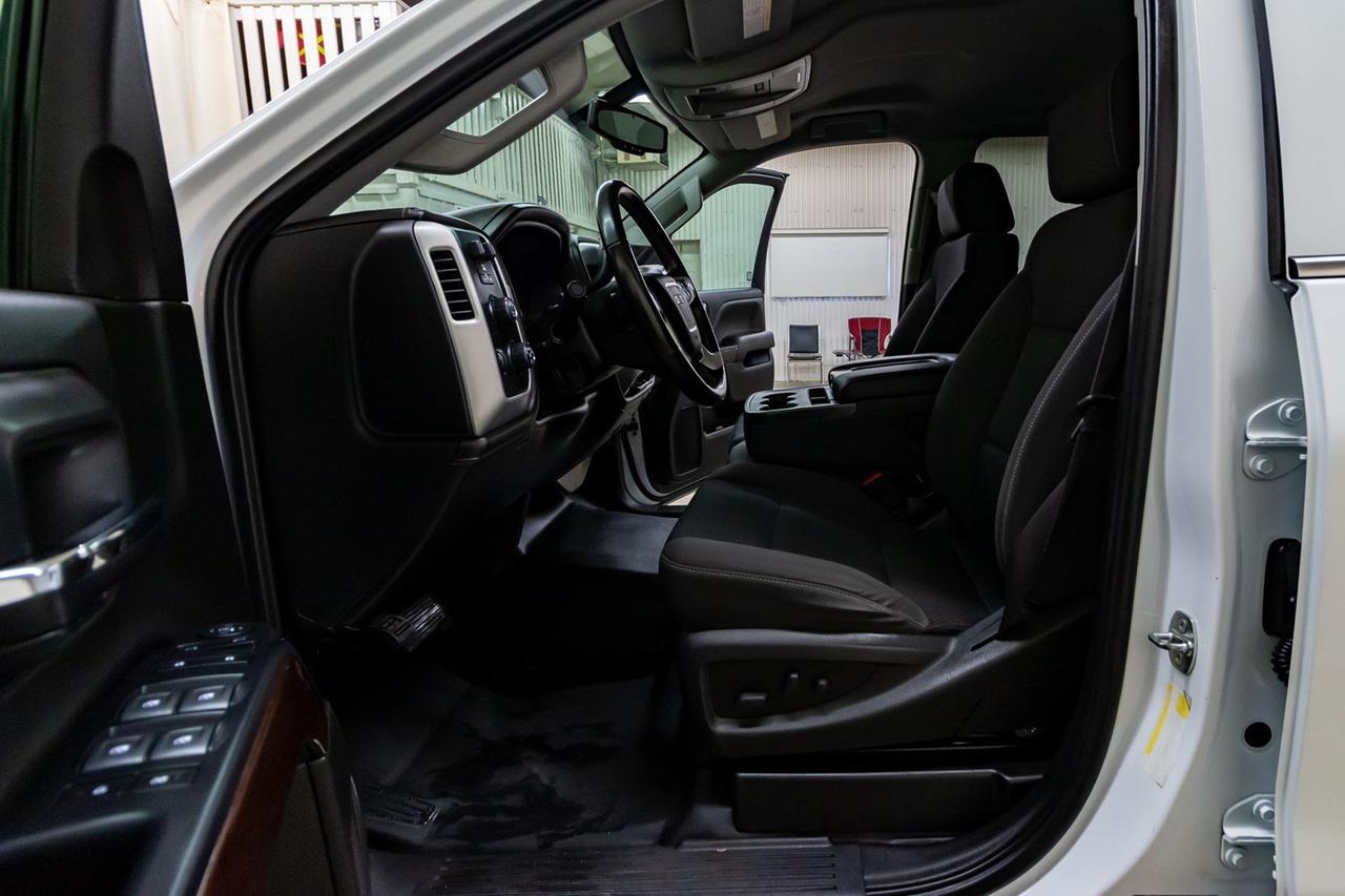 2017 GMC Sierra 3500HD 4x4 Crew Cab SLE Longbox BCam Red Deer AB