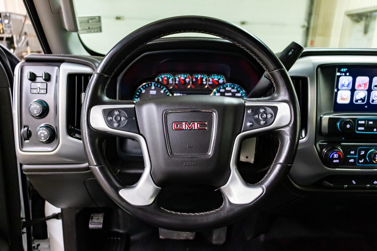 2017 GMC Sierra 3500HD 4x4 Crew Cab SLE Longbox BCam Red Deer AB