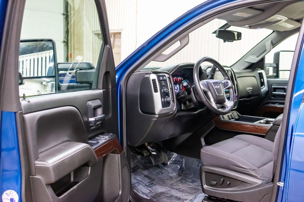 2017 GMC Sierra 3500HD 4x4 Crew Cab SLE Z71 Diesel BCam Red Deer AB