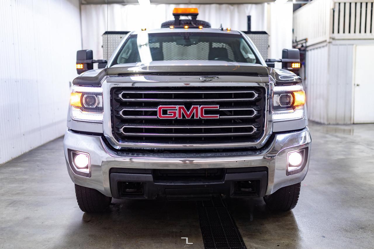 2017 GMC Sierra 3500HD 4x4 Reg Cab SLE Dually Deck Cabinets Red Deer AB