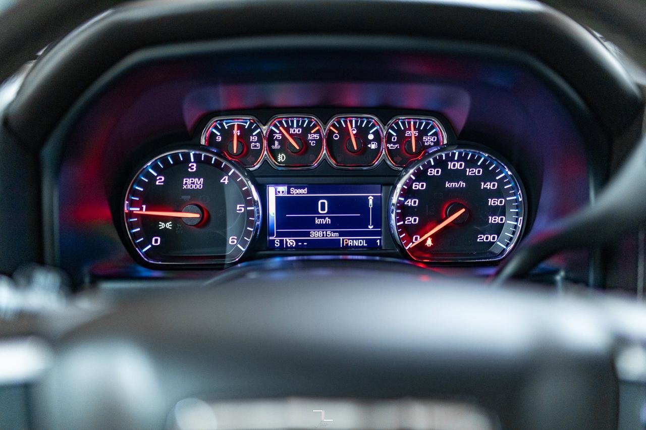 2017 GMC Sierra 3500HD 4x4 Reg Cab SLE Dually Deck Cabinets Red Deer AB