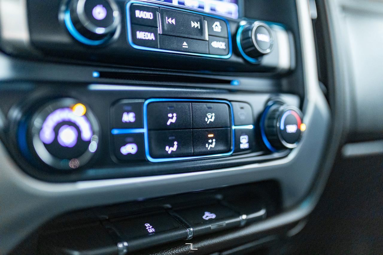 2017 GMC Sierra 3500HD 4x4 Reg Cab SLE Dually Deck Cabinets Red Deer AB