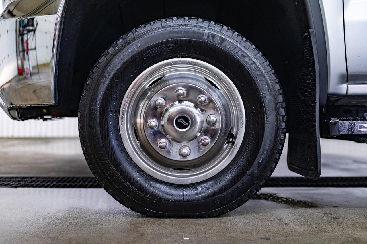 2017 GMC Sierra 3500HD 4x4 Reg Cab SLE Dually Deck Cabinets Red Deer AB