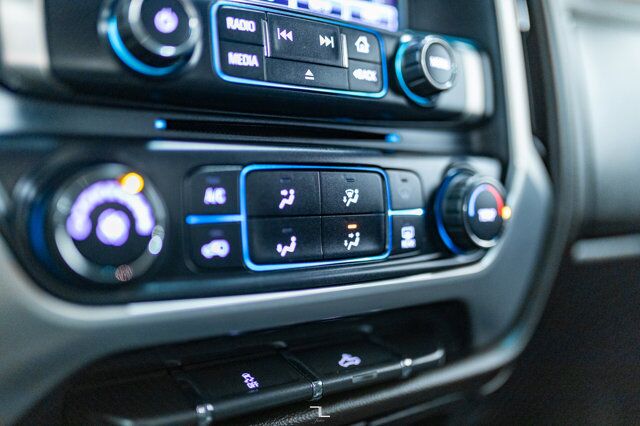 2017 GMC Sierra 3500HD 4x4 Reg Cab SLE Dually Deck Cabinets Red Deer AB