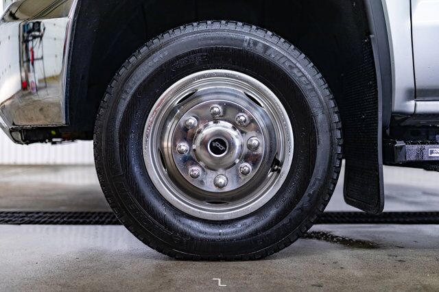 2017 GMC Sierra 3500HD 4x4 Reg Cab SLE Dually Deck Cabinets Red Deer AB