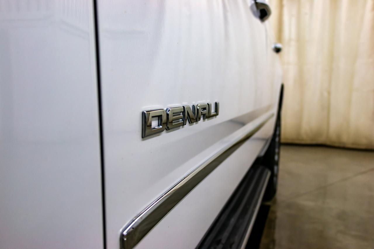 2017 GMC Yukon AWD Denali 3rd Row Leather Roof Nav Red Deer AB