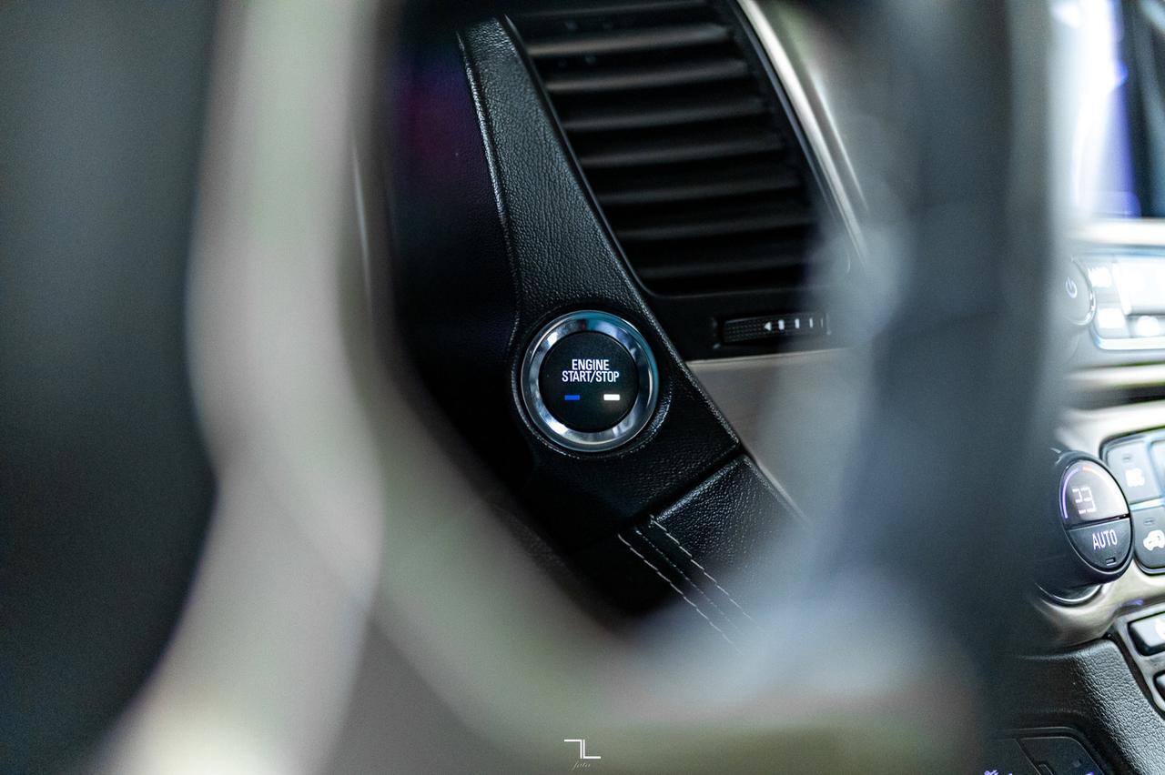 2017 GMC Yukon AWD Denali Leather Roof Nav BCam Red Deer AB