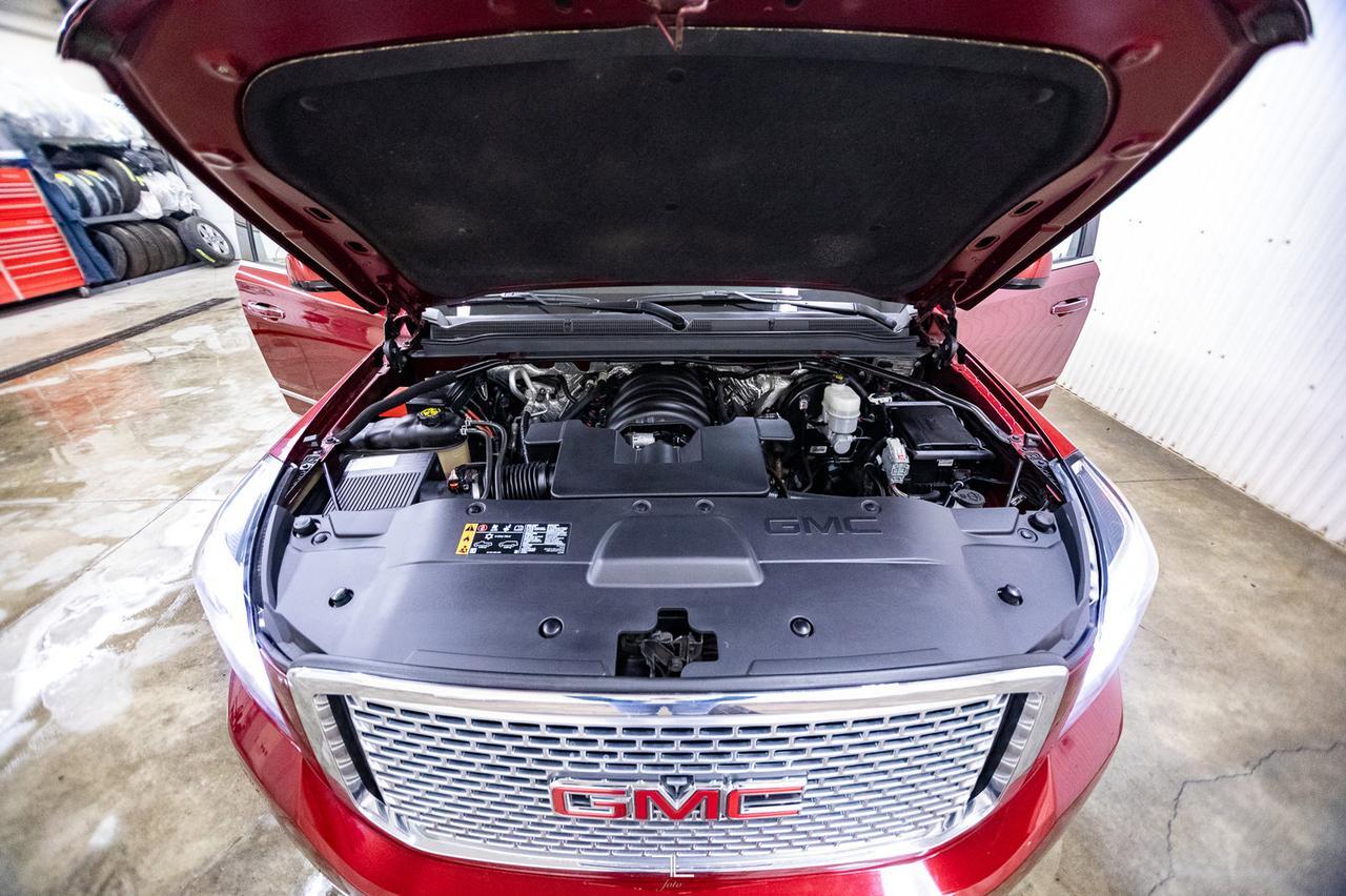 2017 GMC Yukon AWD Denali Leather Roof Nav BCam Red Deer AB