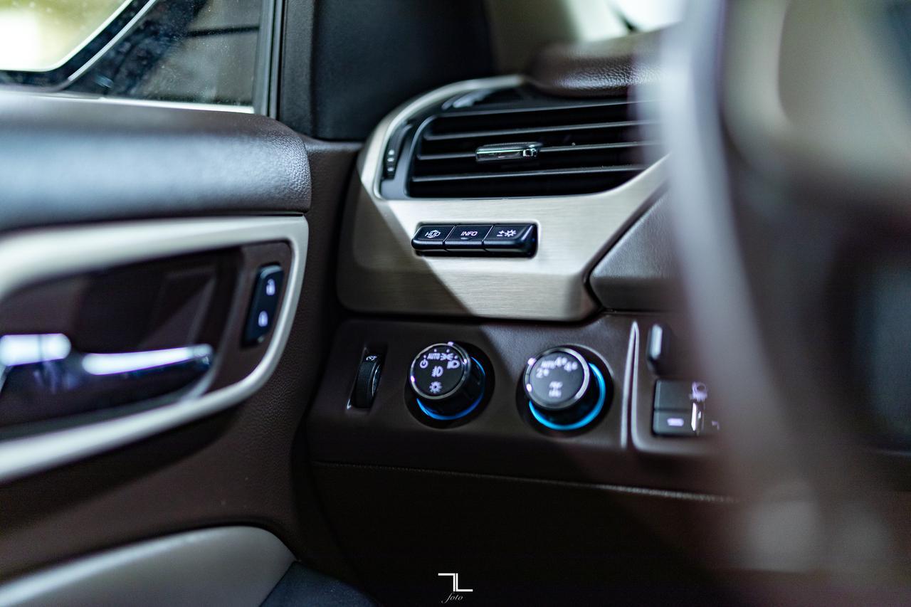 2017 GMC Yukon AWD Denali Leather Roof Nav BCam Red Deer AB