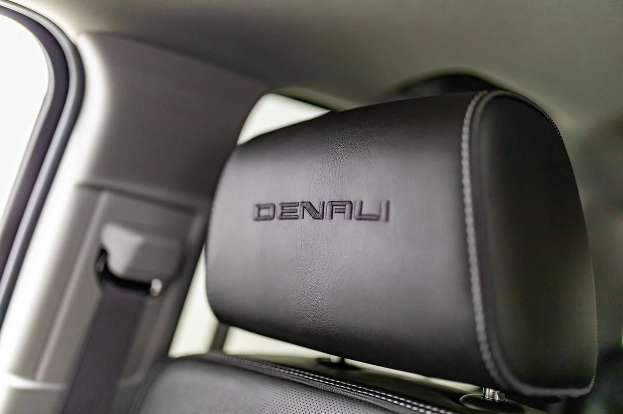 2017 GMC Yukon AWD Denali Leather Roof Nav BCam TV Red Deer AB