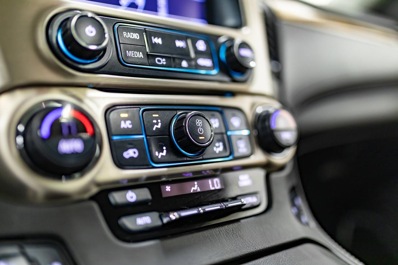 2017 GMC Yukon AWD Denali Leather Roof Nav BCam TV Red Deer AB