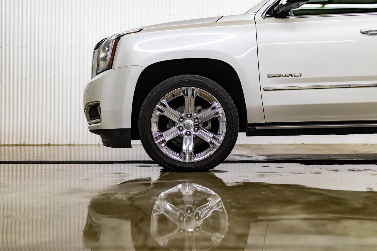 2017 GMC Yukon AWD Denali Leather Roof Nav BCam TV Red Deer AB