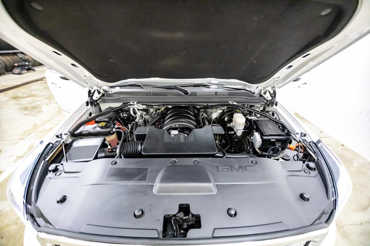 2017 GMC Yukon AWD Denali Leather Roof Nav BCam TV Red Deer AB