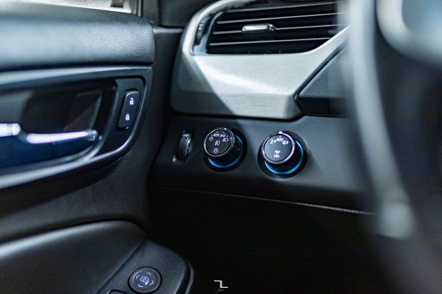 2017 GMC Yukon AWD SEL BCam Red Deer AB