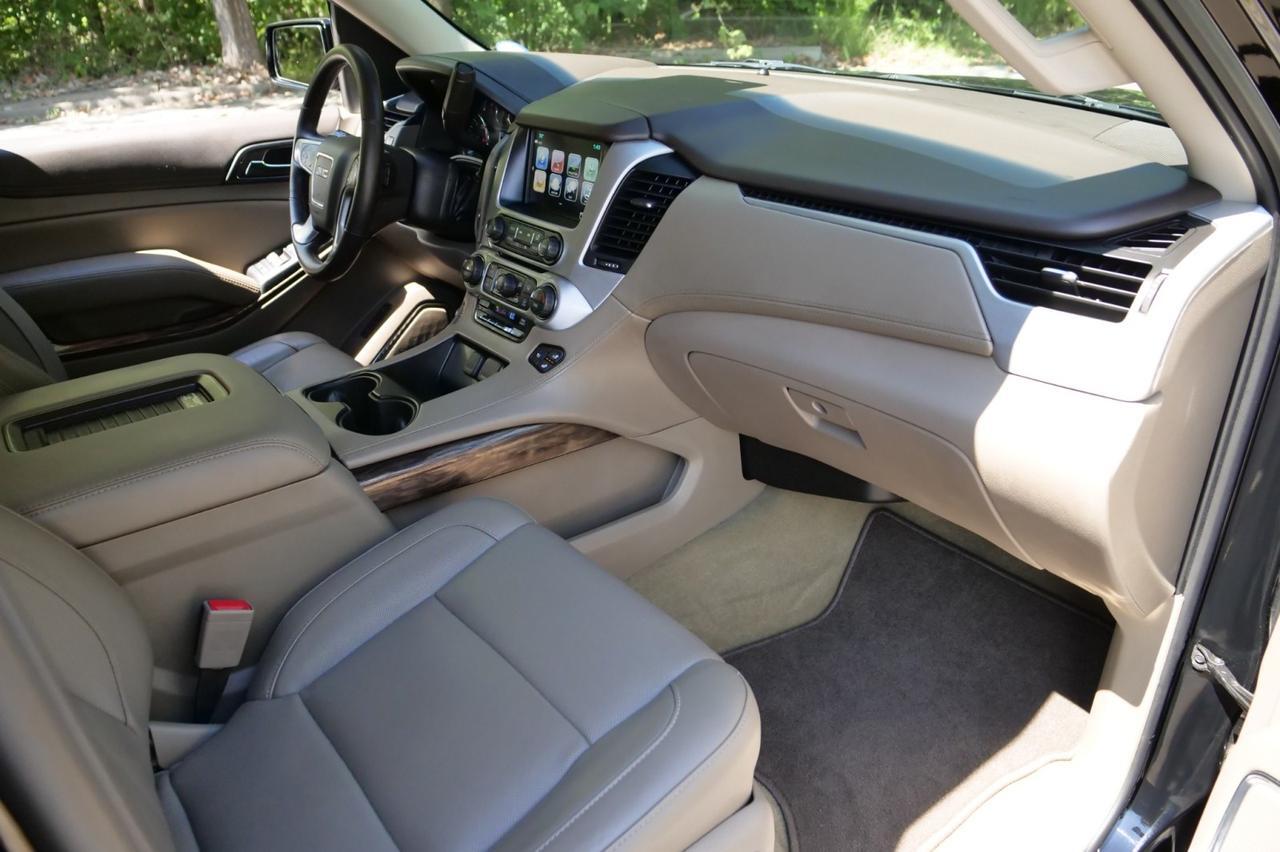 2017 GMC Yukon SLT / 5.3L V8 / Azara Wheels / Vented Seats / Third Row! Lincolnton NC
