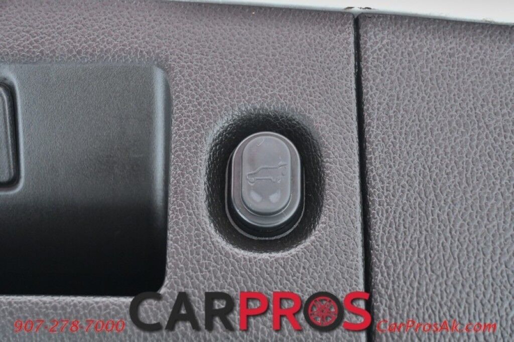 2017 GMC Yukon XL Denali - 6.2L V8 - 4X4 - Heated & Cooled Front Leather Seats - Push To Start - Auto Start - HUD - NAV - Backup Camera - Sunroof - 3rd Row - Seats 7 - Rear Entertainment System - Bose Speakers - Roof Rack - Running Boards - Tow Pkg - 1 Owner Anchorage AK