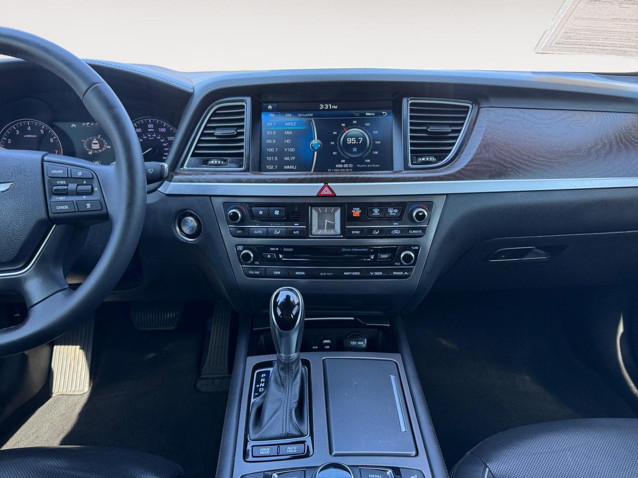 2017 Genesis G80 3.8L, HEATED & COOLED SEATS, SUNROOF, ADJUSTABLE PEDALS, MEMORY DRIVER SEAT, KEYLESS ENTRY & START, CLEAN CARFAX, DONT MISS OUT ON THIS LUXURY SEDAN!!! Norfolk VA