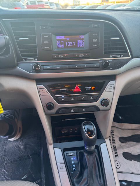 2017 HYUNDAI ELANTRA SE Grand Prairie TX