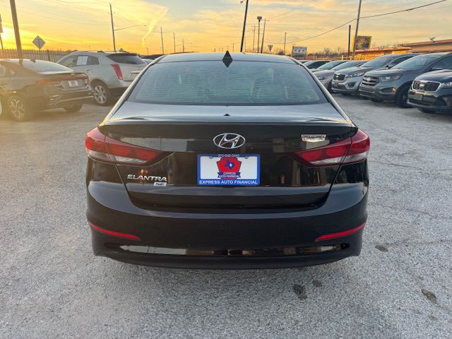 2017 HYUNDAI ELANTRA SE Grand Prairie TX