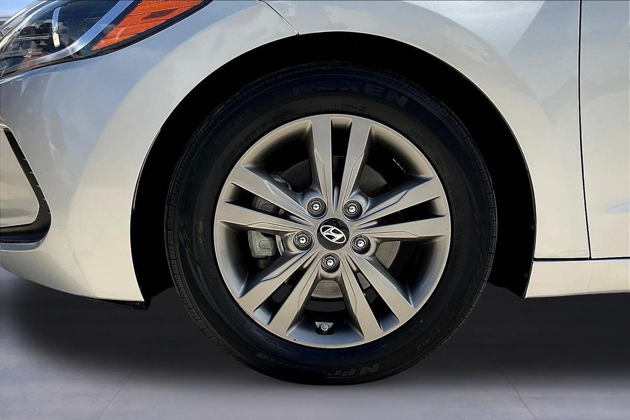 2017 HYUNDAI ELANTRA SE SILVER at Delta Auto Alliance