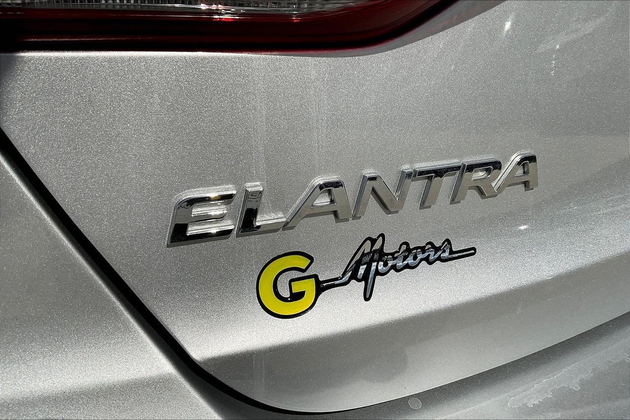 2017 HYUNDAI ELANTRA SE SILVER at Delta Auto Alliance