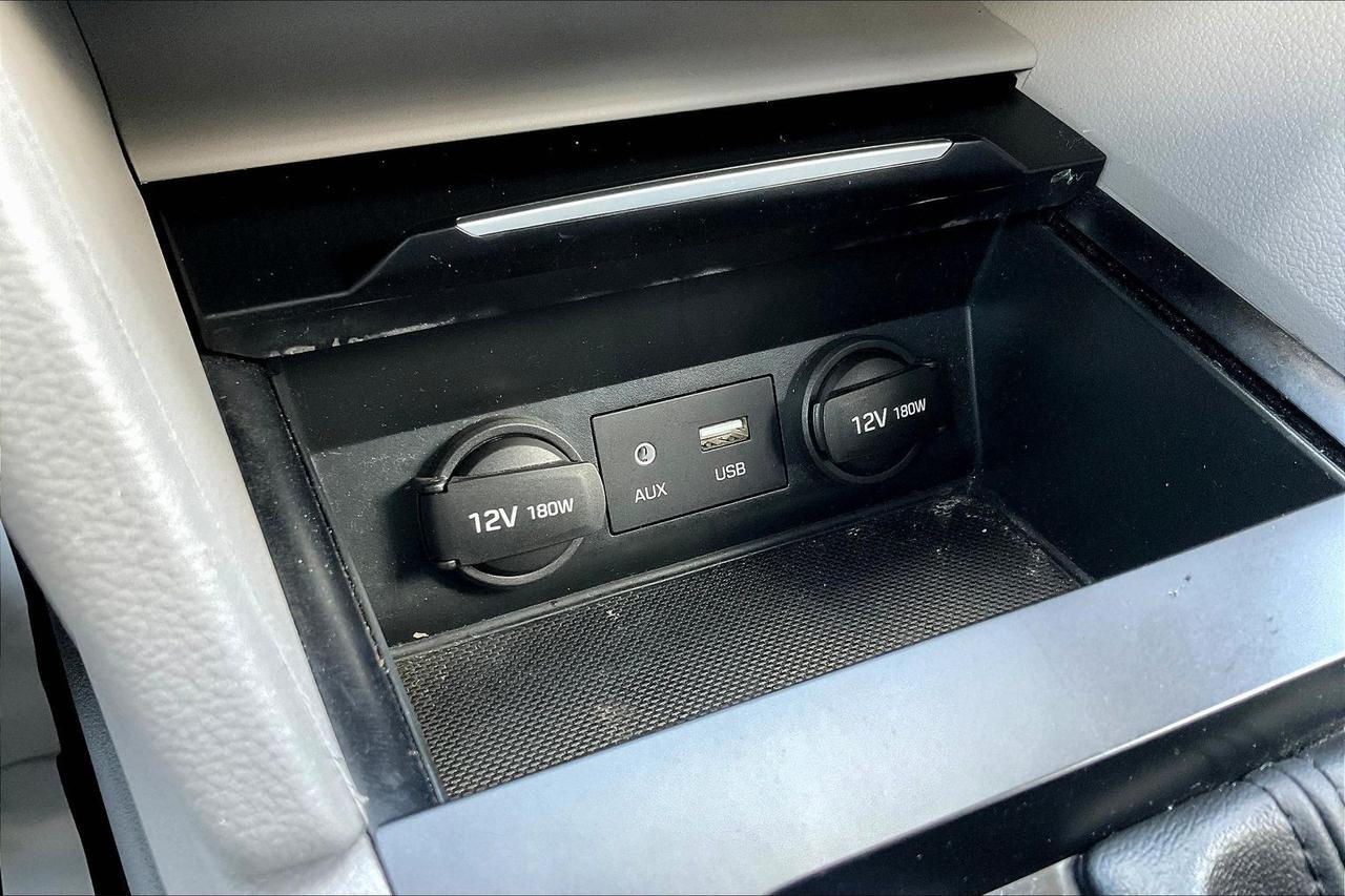 2017 HYUNDAI ELANTRA SE SILVER at Delta Auto Alliance