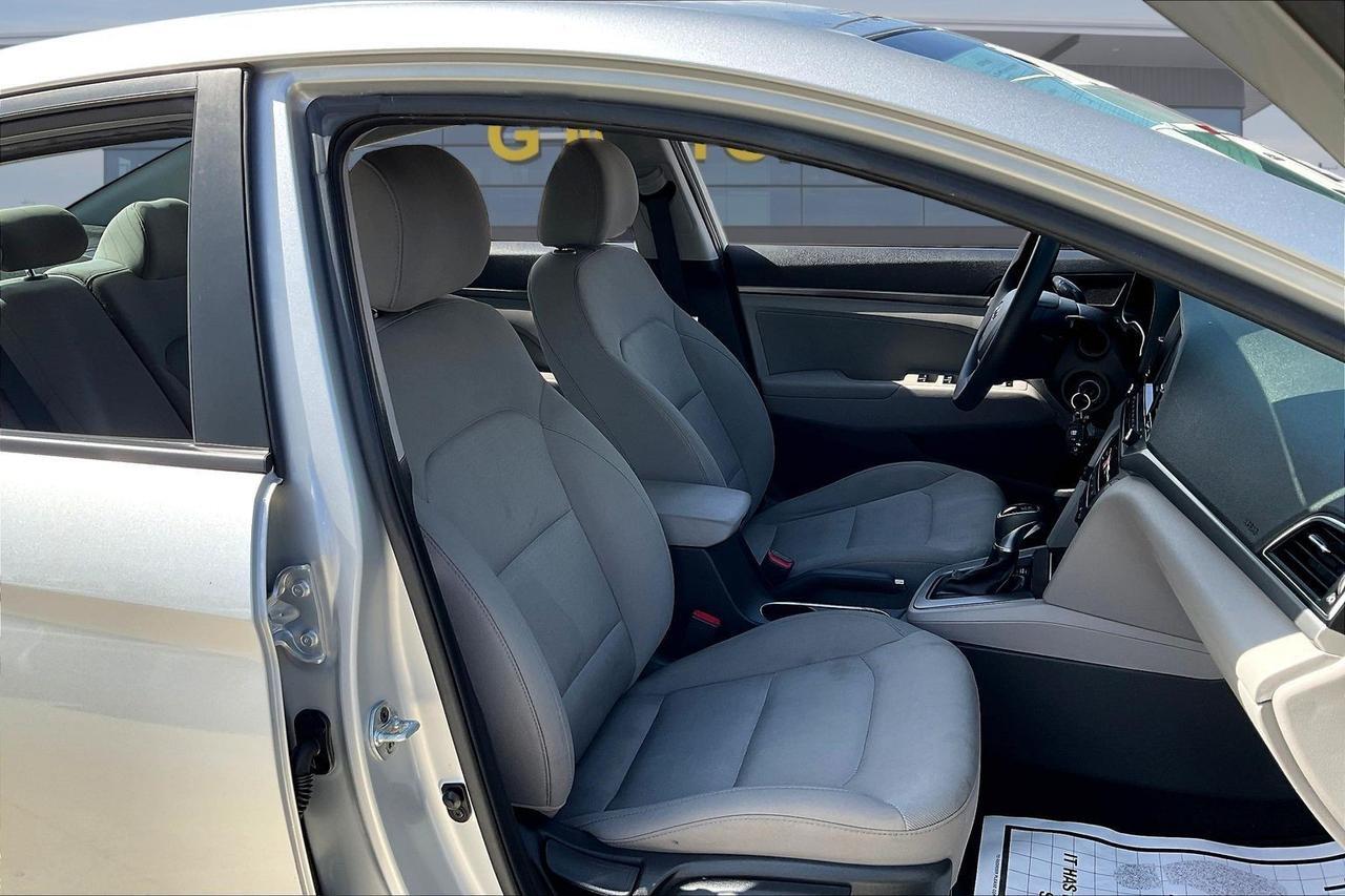 2017 HYUNDAI ELANTRA SE SILVER at Delta Auto Alliance