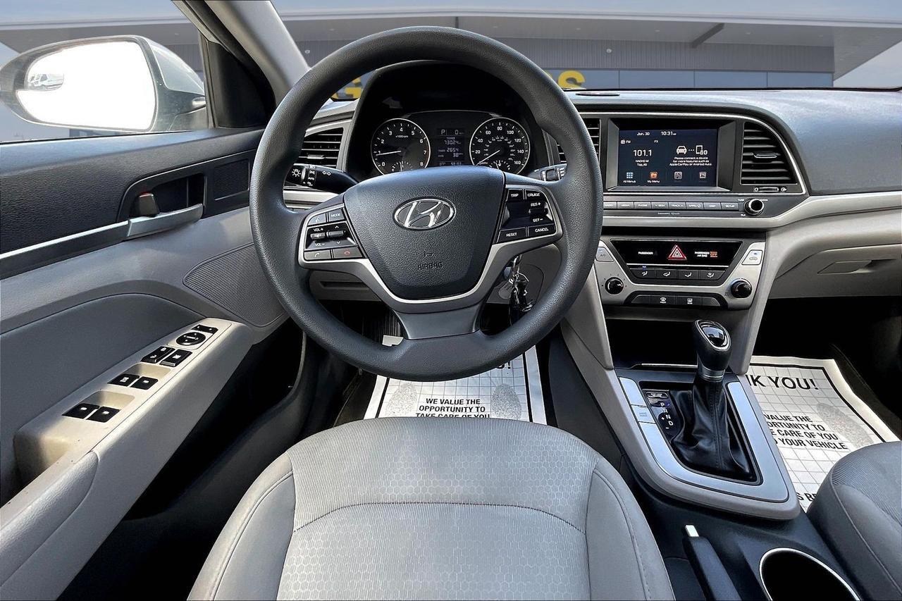 2017 HYUNDAI ELANTRA SE SILVER at Delta Auto Alliance