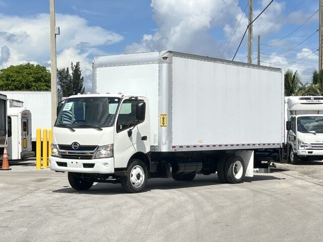 2017 Hino 195 20&apos; Dry Box Truck with 2,500 lbs. Lift Gate Miami FL